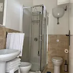 Couette-café Pompeii Airfield 3*