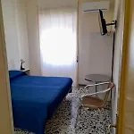 Pompeii Airfield Couette-café 3*